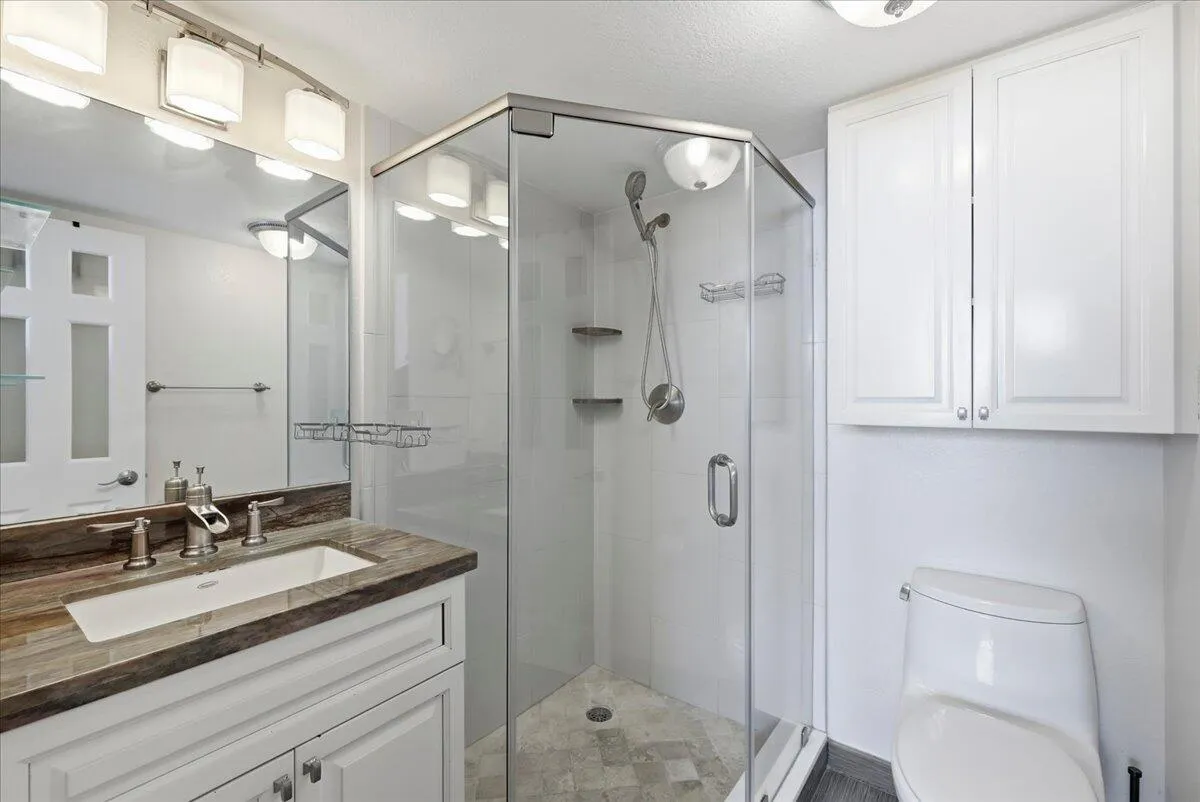 Light and bright primary bathroom
