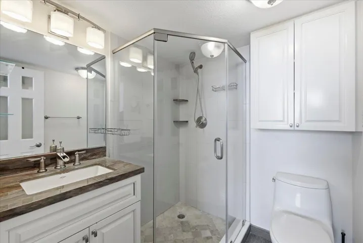 Light and bright primary bathroom