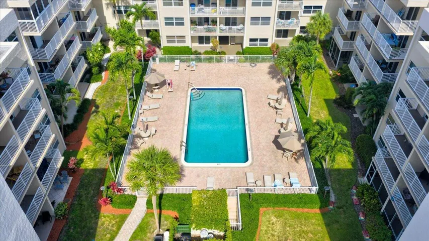 Community pool