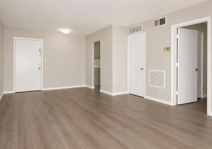 4 Living Dining