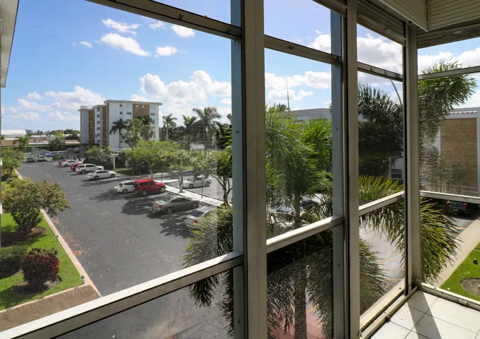 7 Balcony View