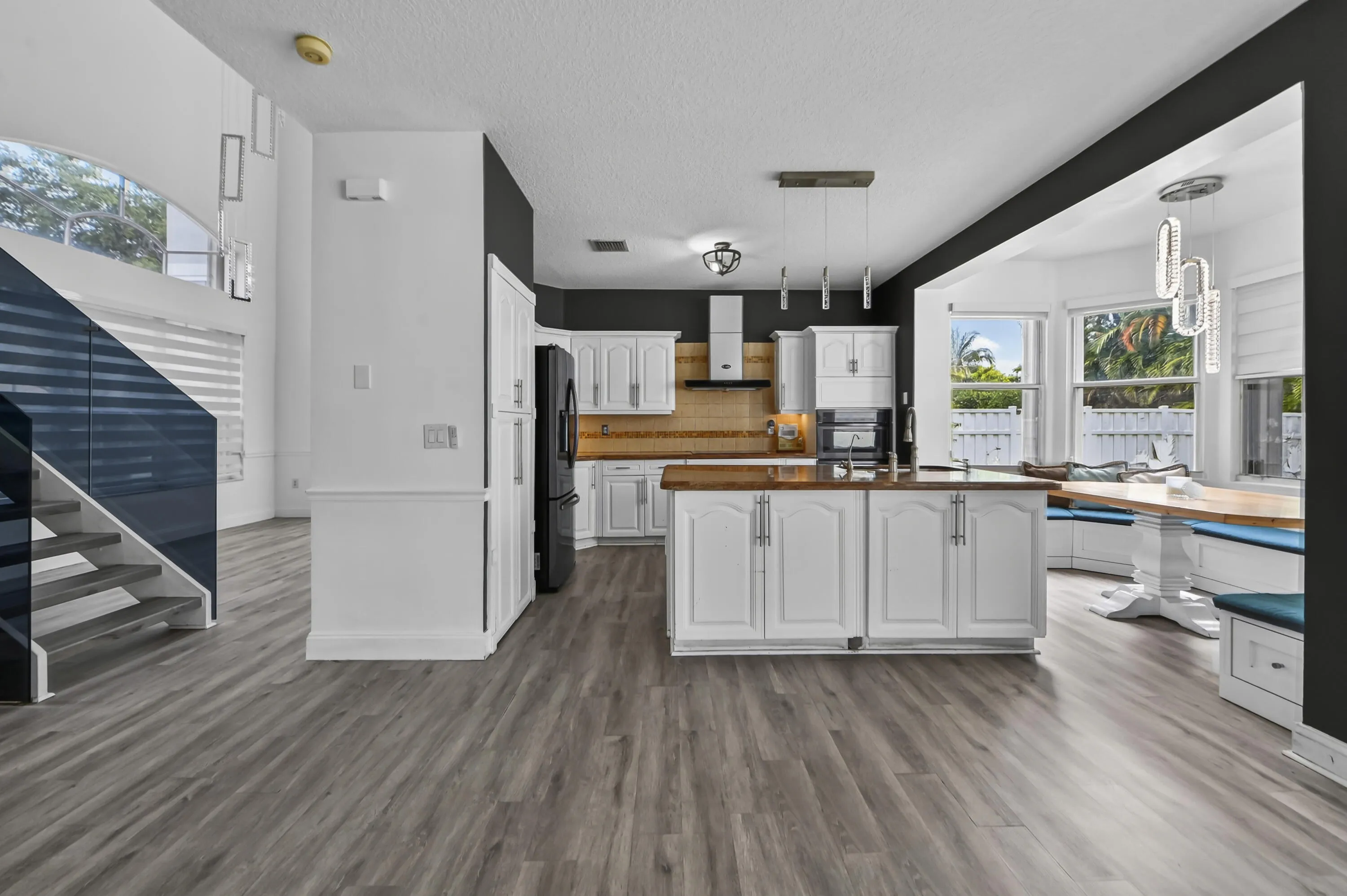 12 Kitchen 01