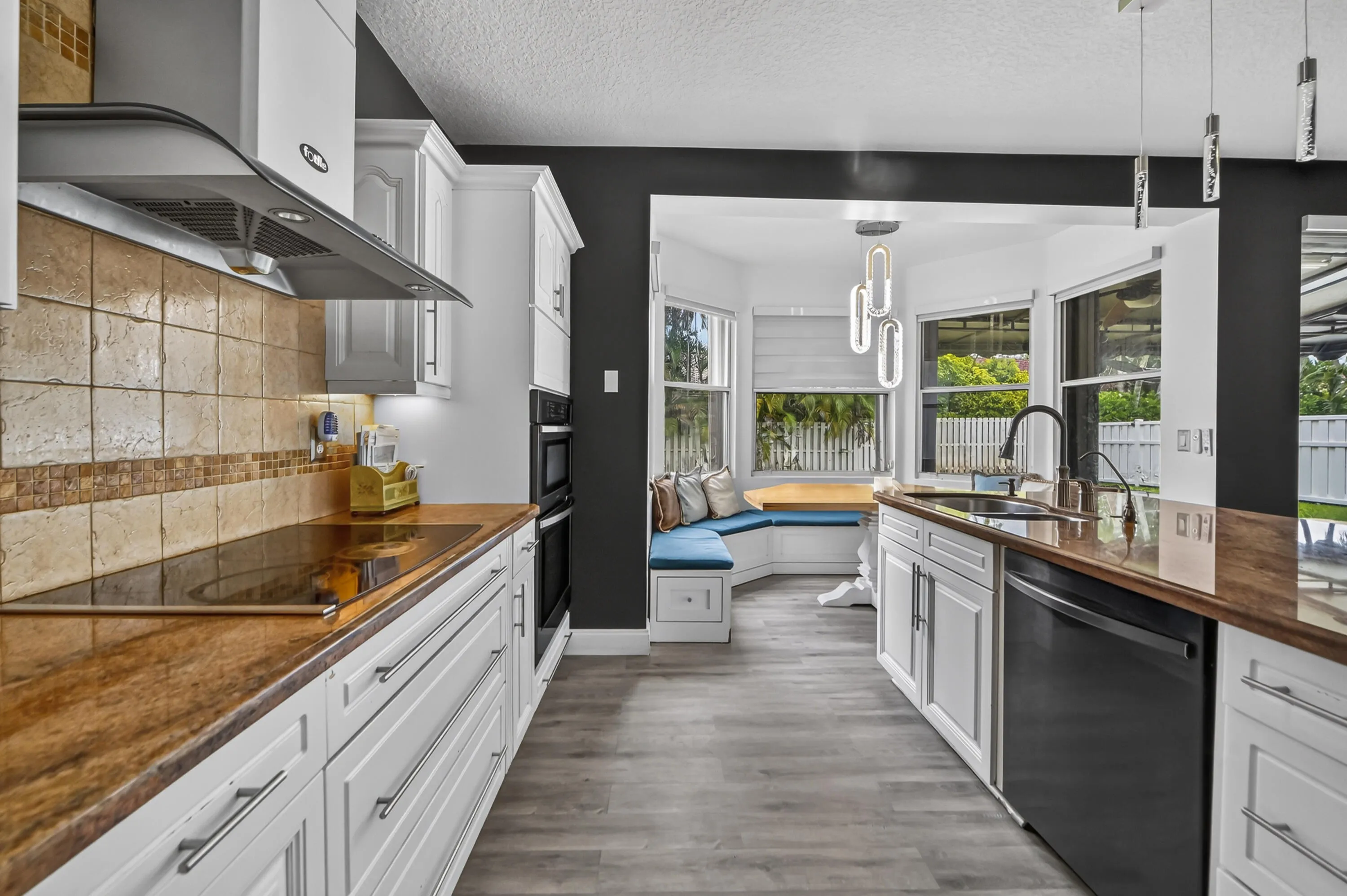 14 Kitchen 03