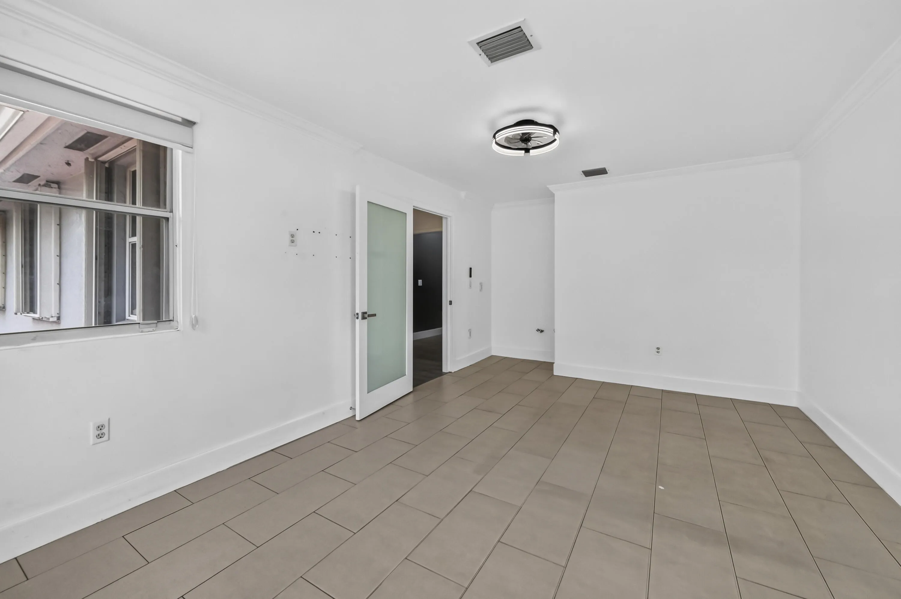 30 Bedroom 02