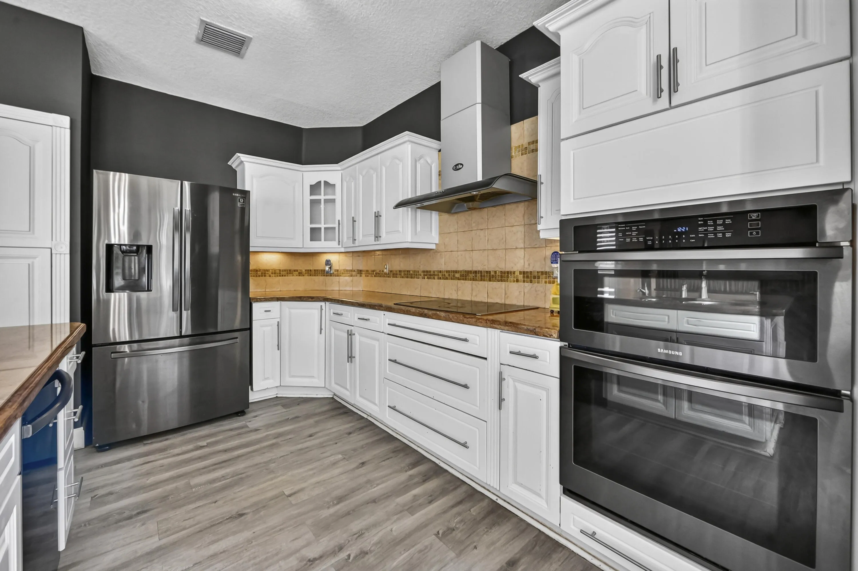 15 Kitchen 04