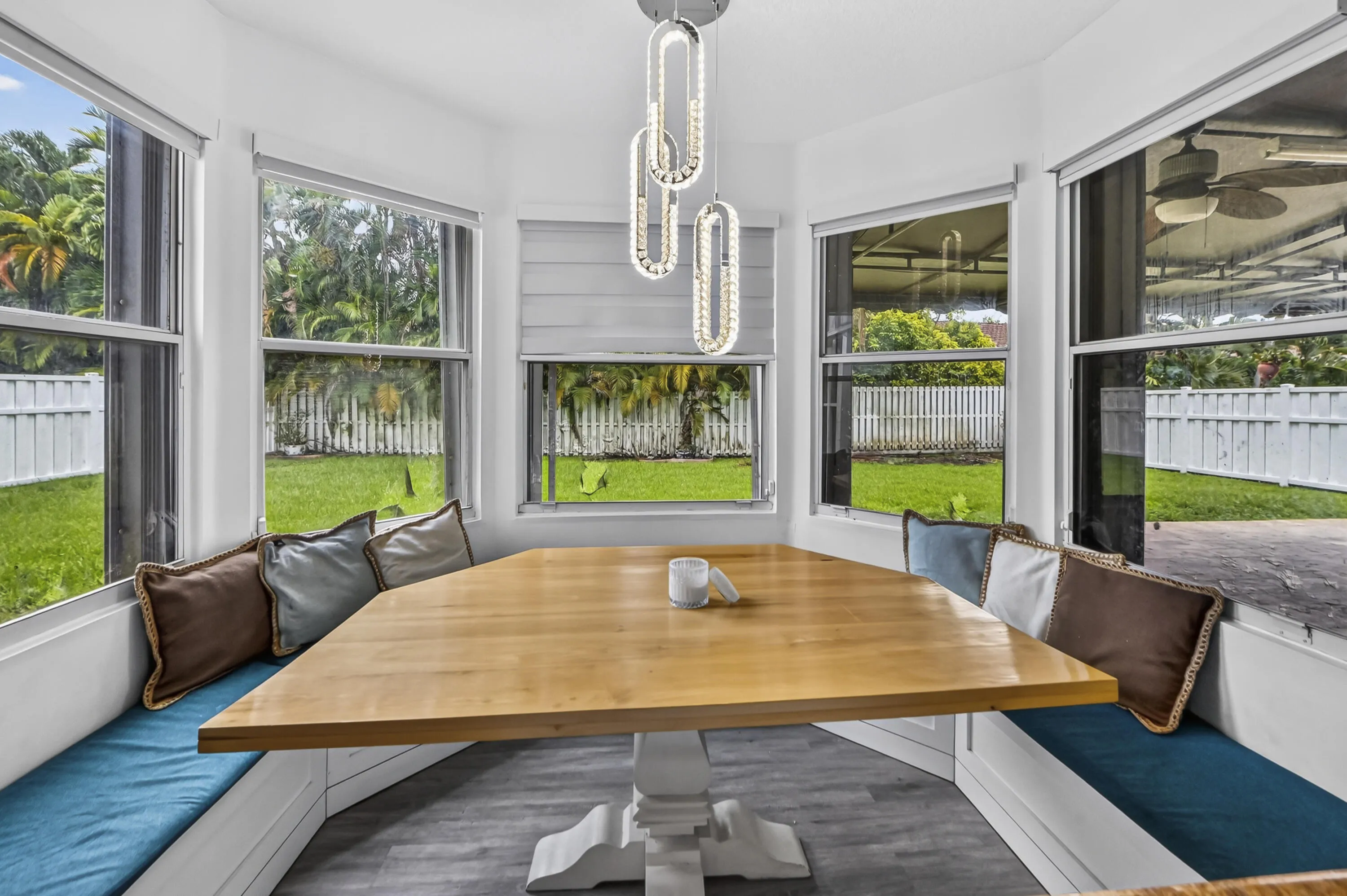 16 Dining room 01