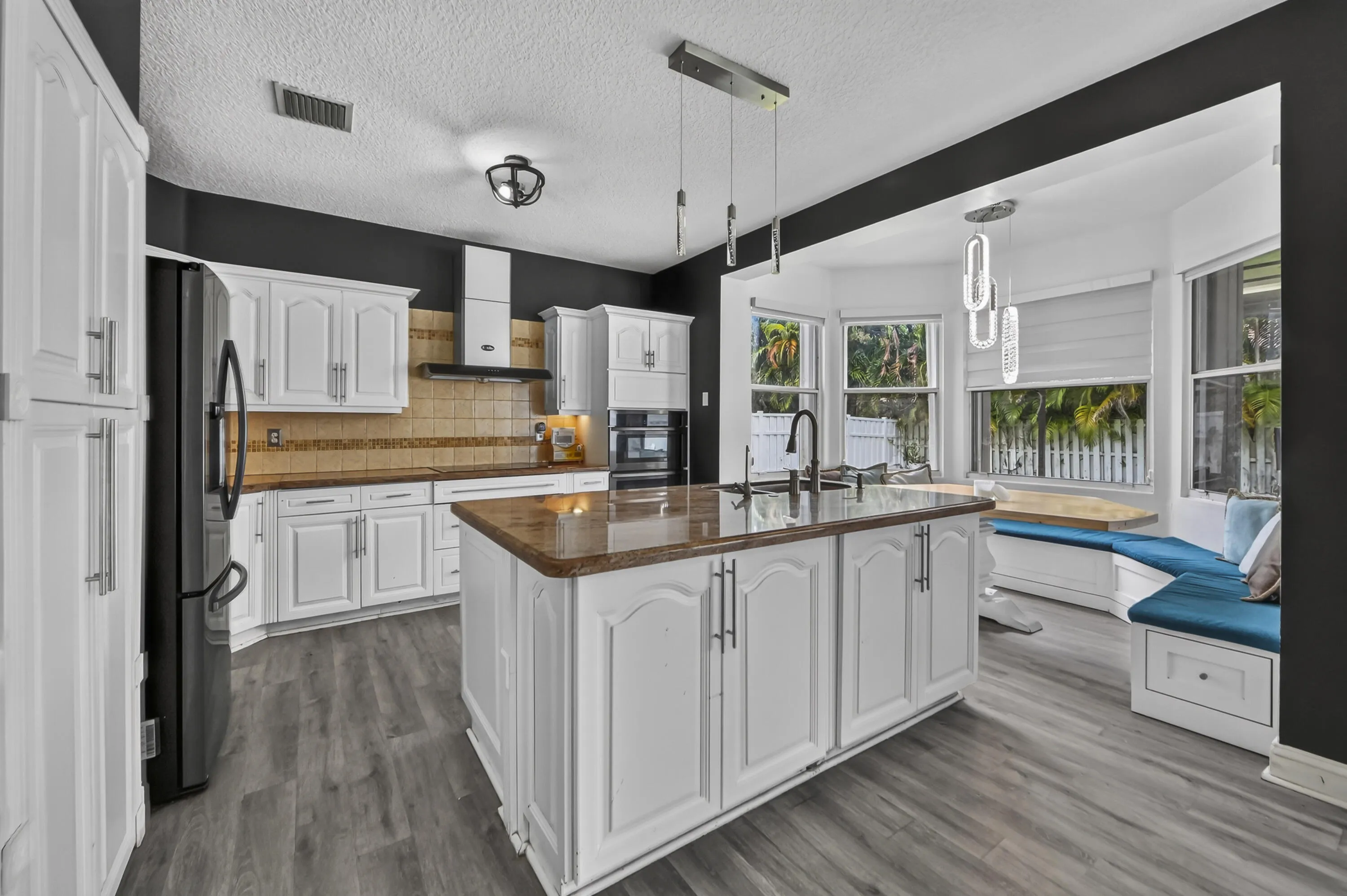13 Kitchen 02