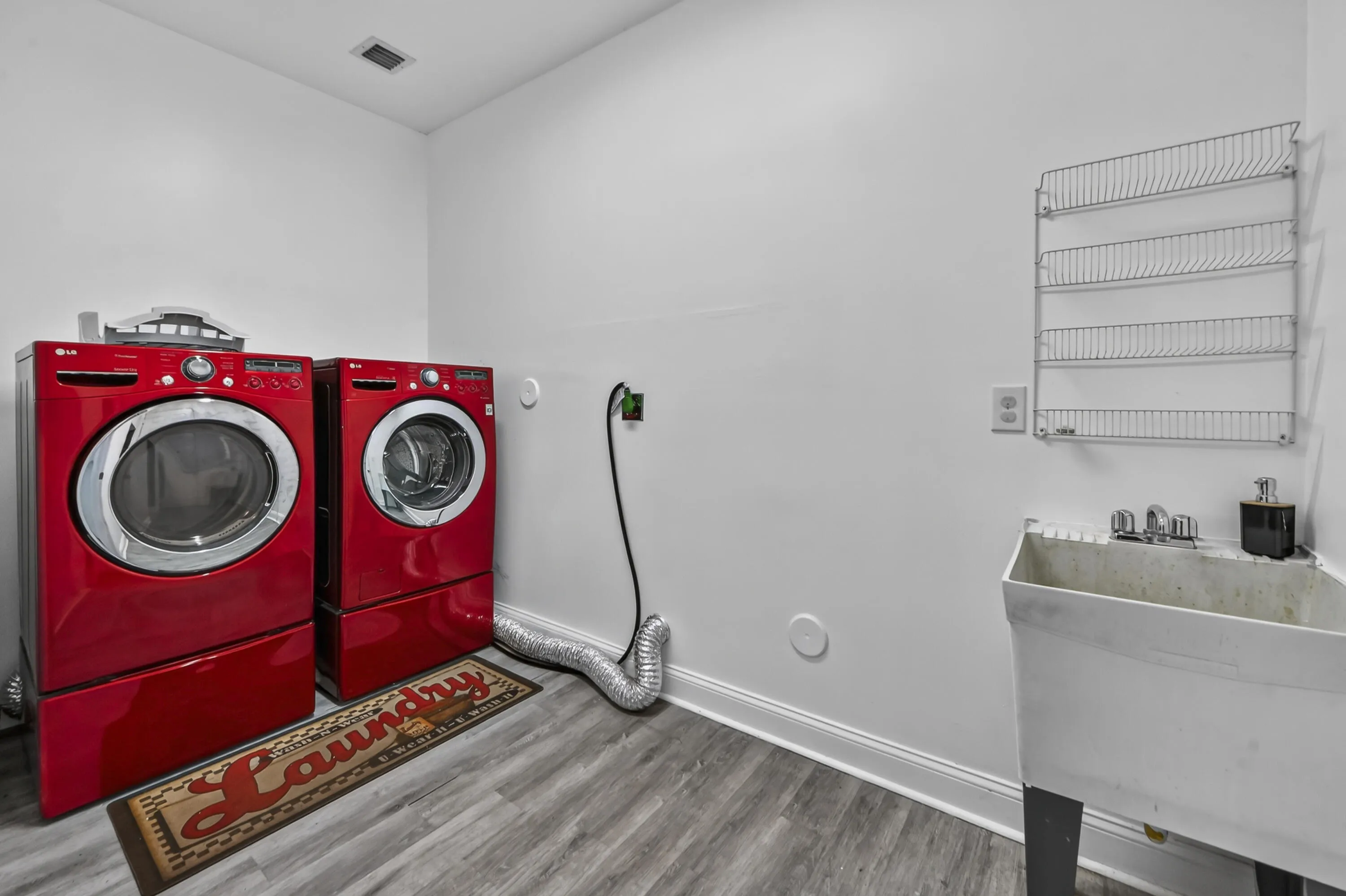 20 Laundry room 01