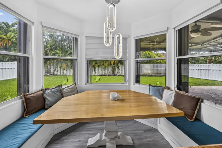 16 Dining room 01