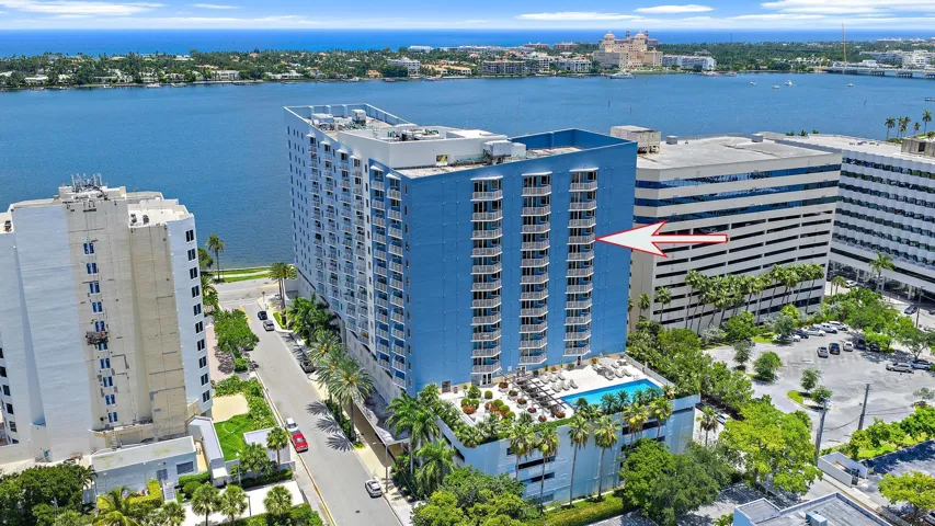 Excellent location near Palm Beach Island