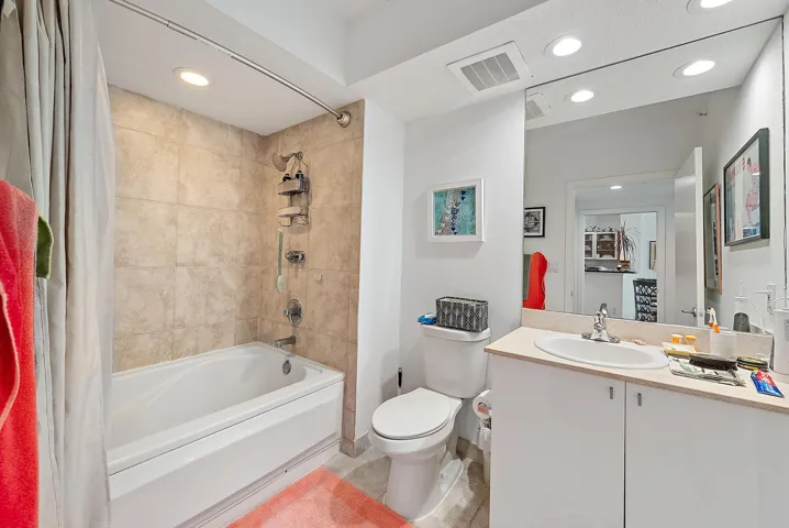 Large shower/ tub