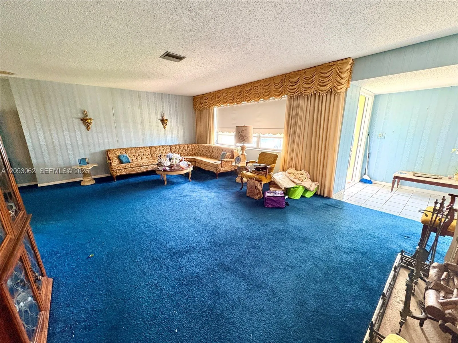 Foyer entry into huge living room