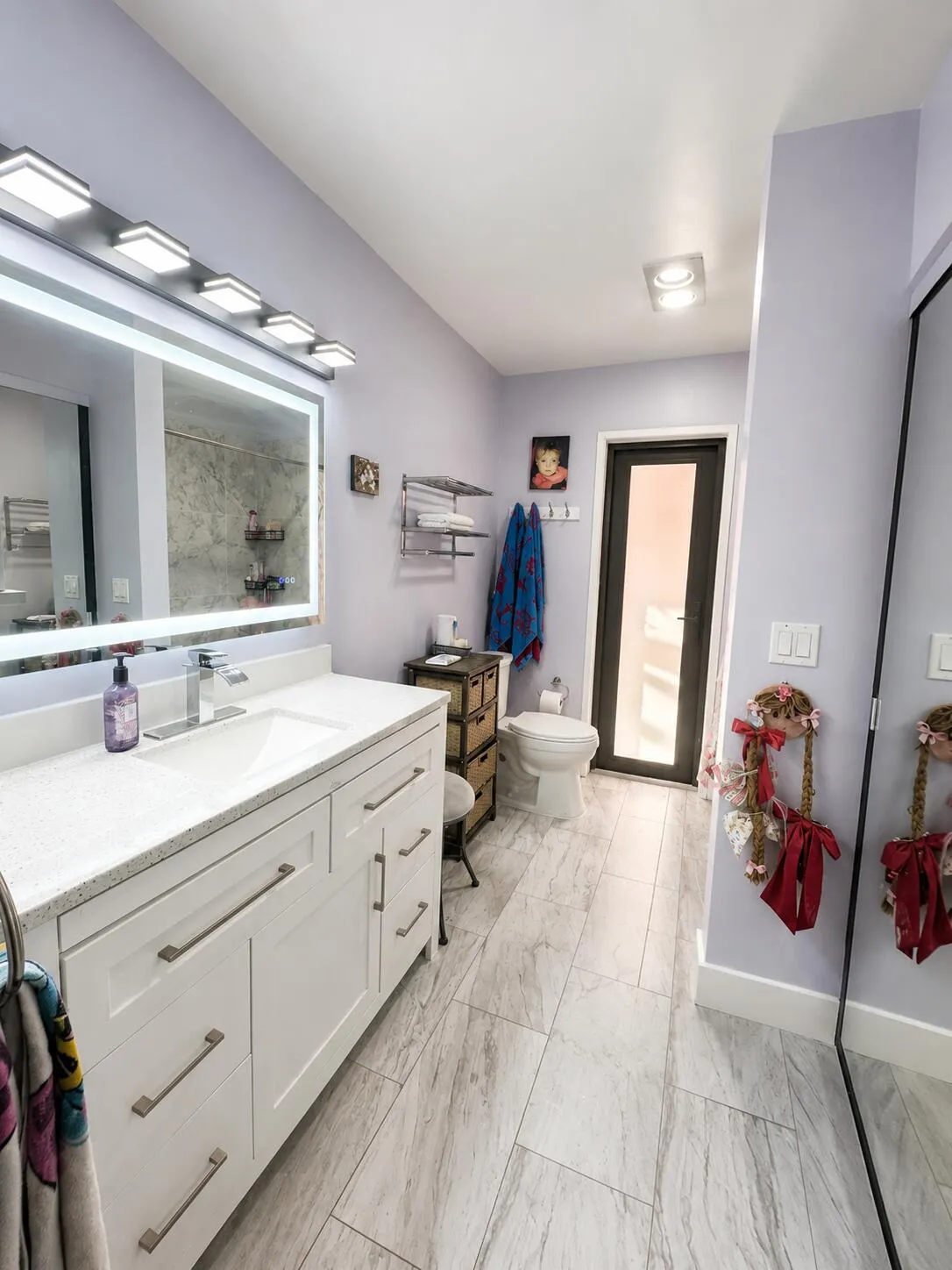 6995 Guest Bathroom : :8