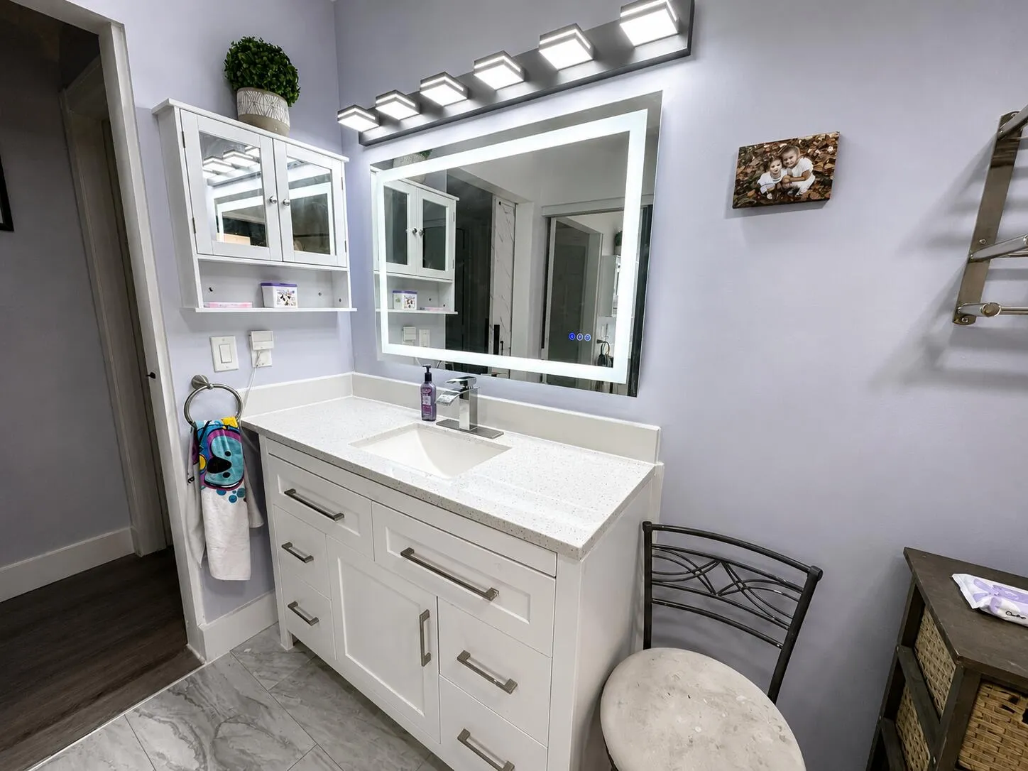 6995 Guest Bathroom : :1