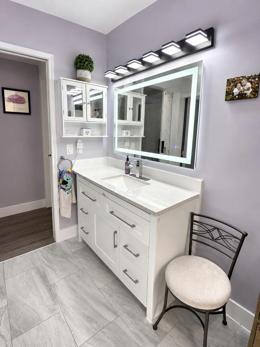 6995 Guest Bathroom : :6