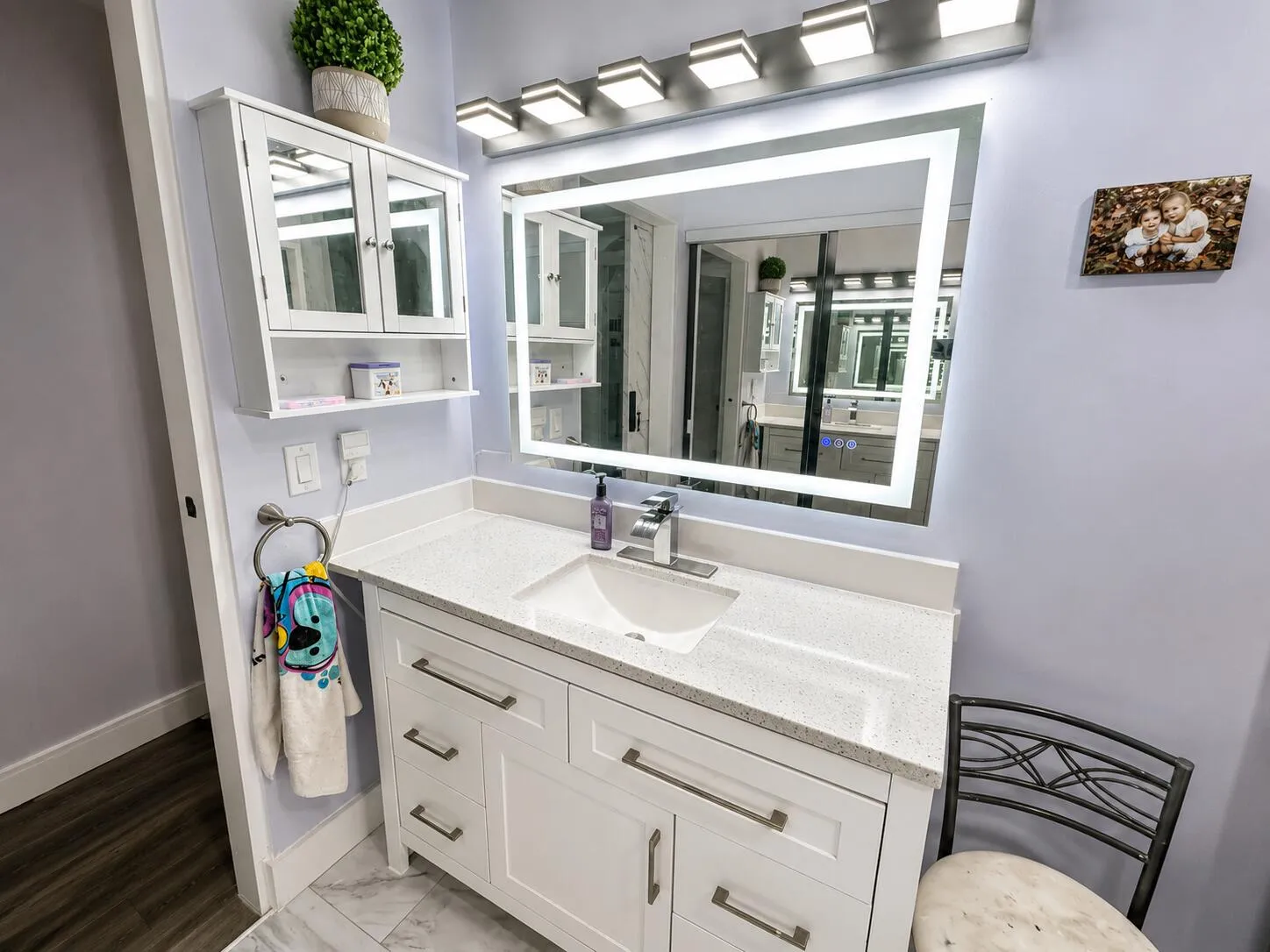 6995 Guest Bathroom : :2