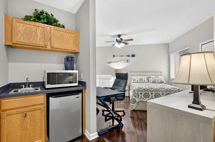 Unit B Kitchenette