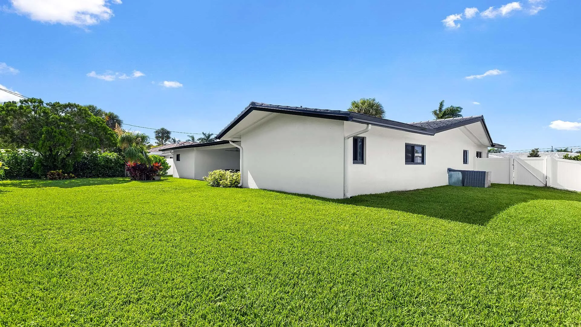 1099 SW 12th St (21)