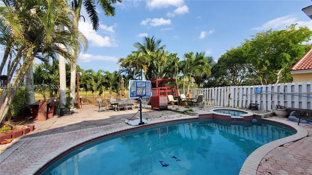 Refreshing Pool