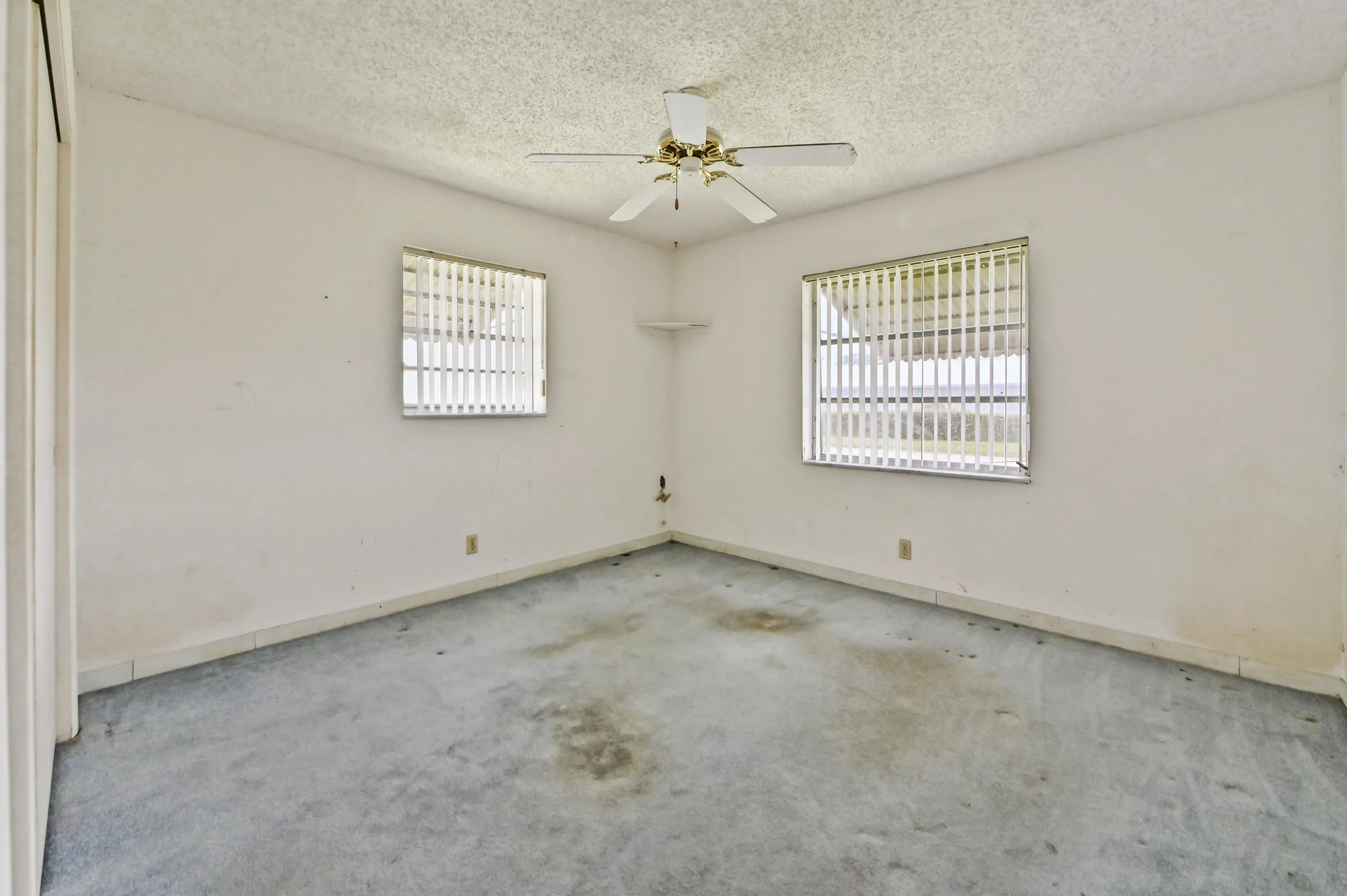 11 Bedroom 01