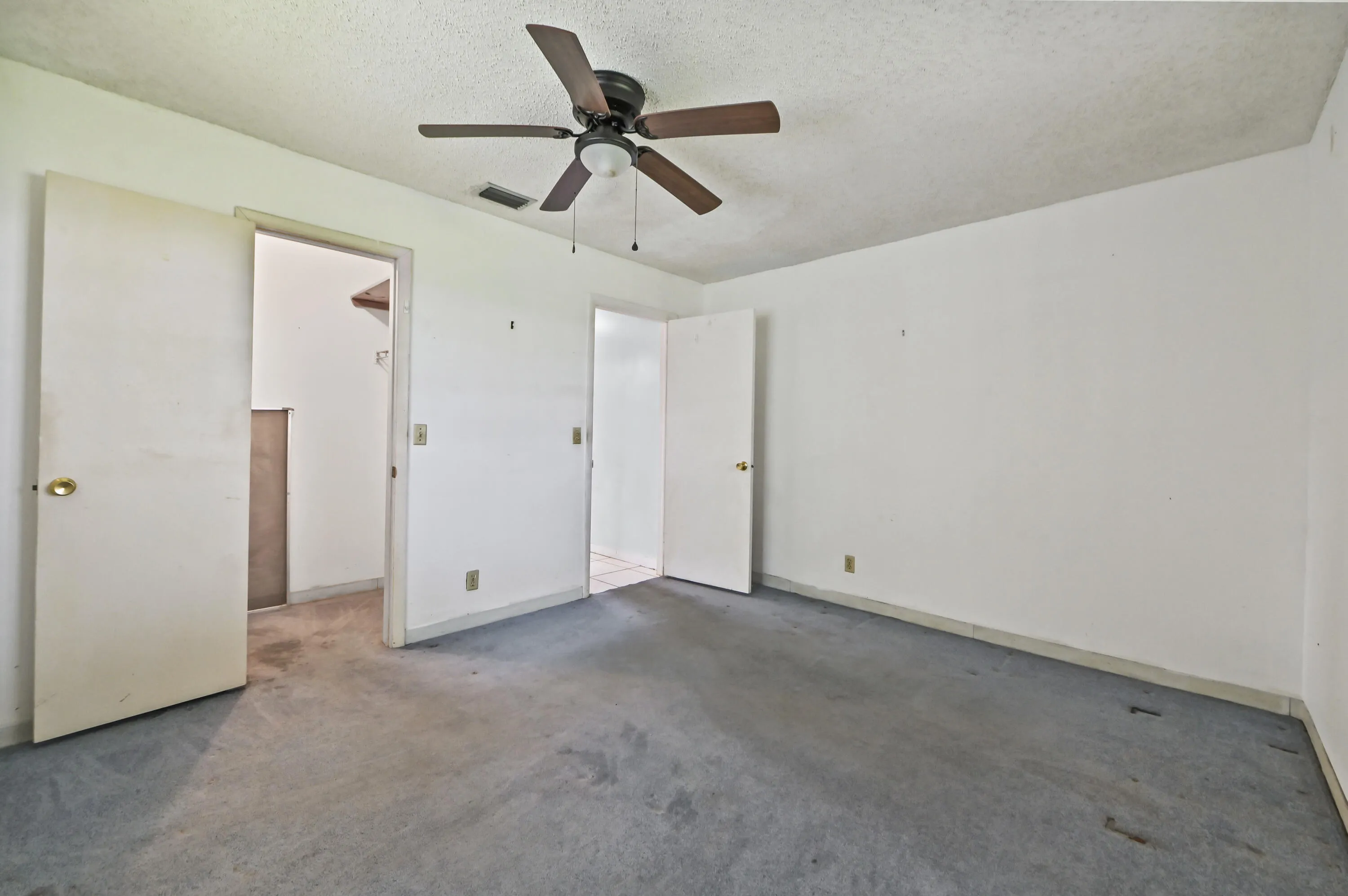 15 Bedroom 02