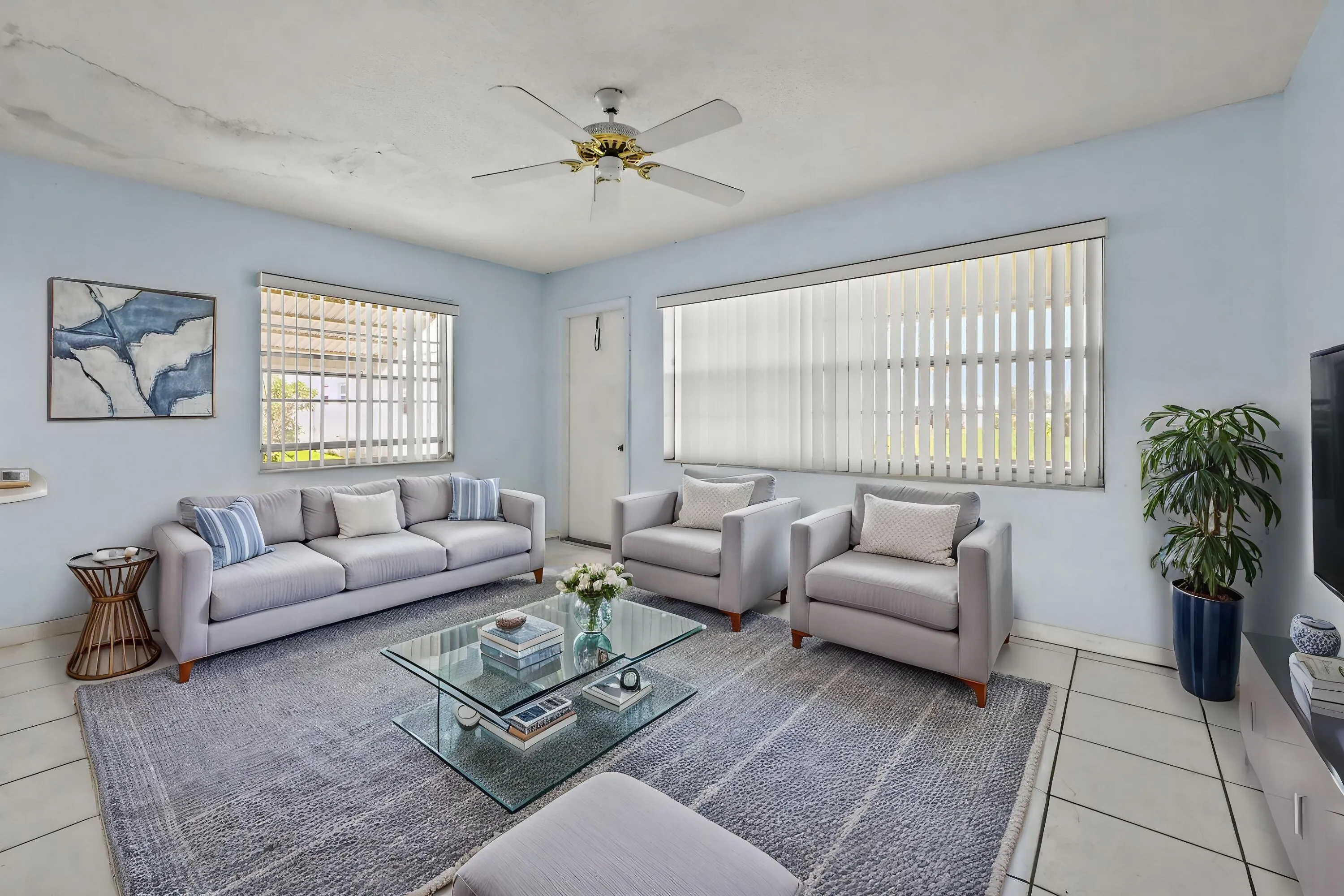 07-Family-room-01_VS