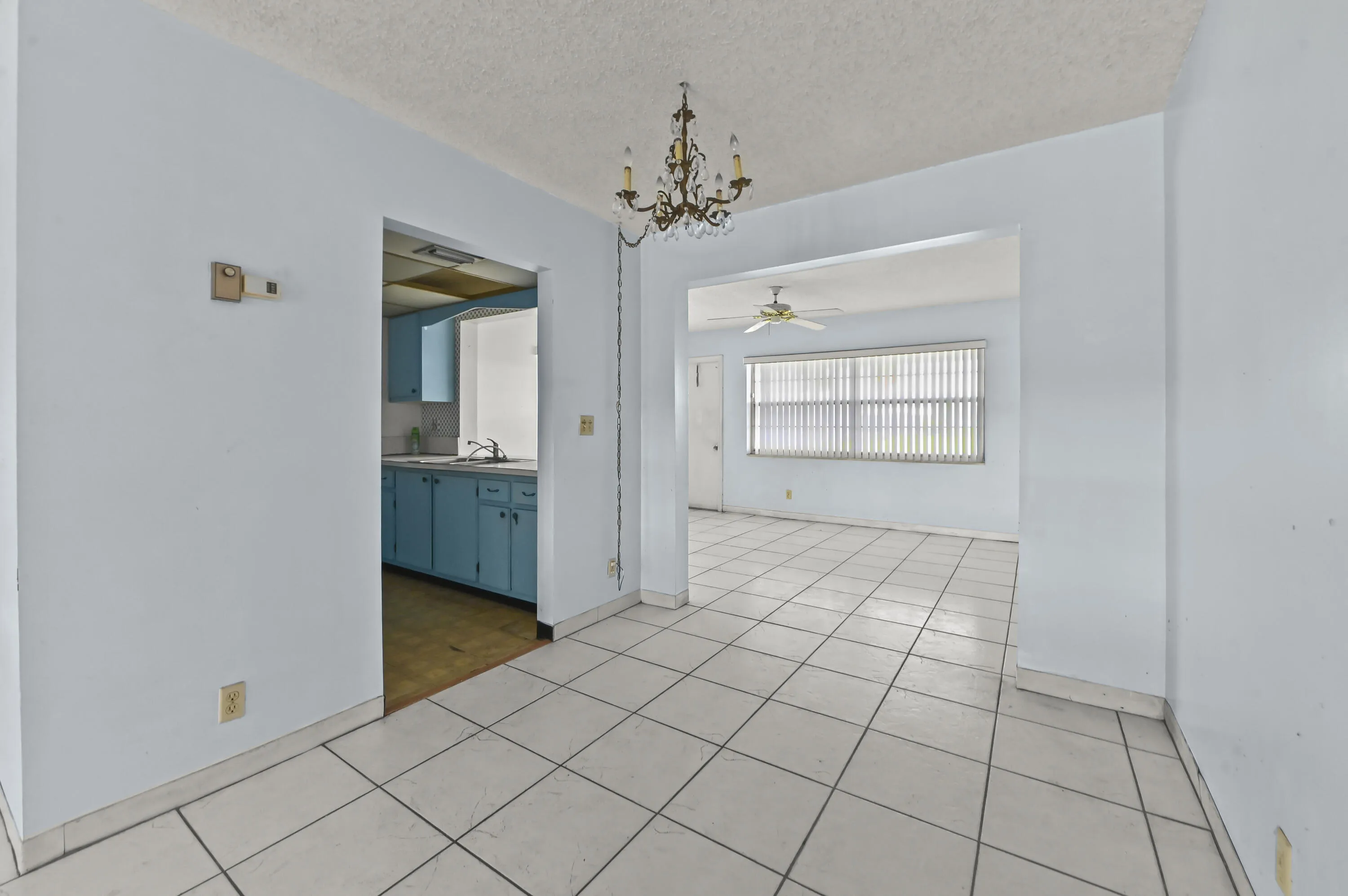 06 Dining room 01