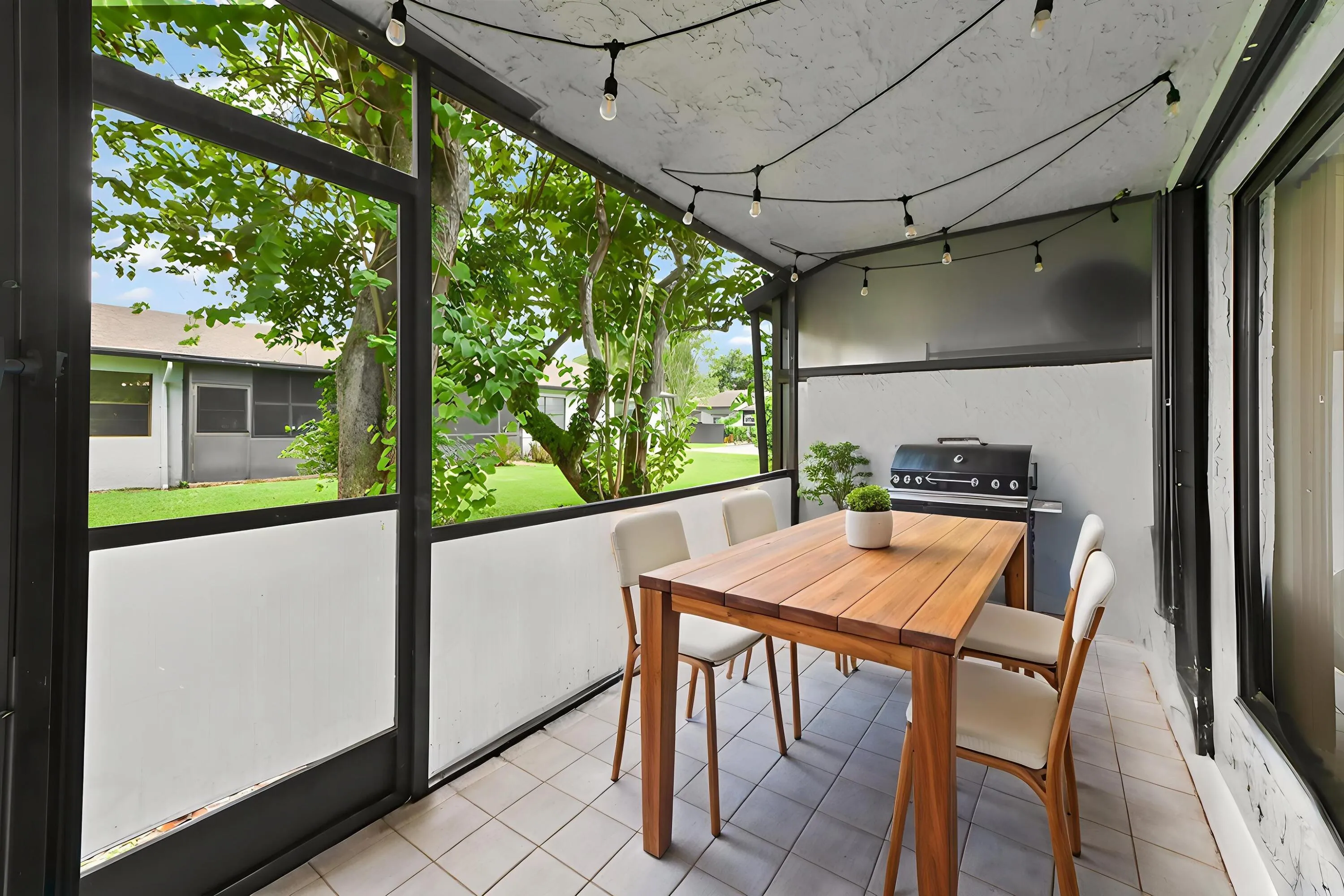 21-Patio-01_VS