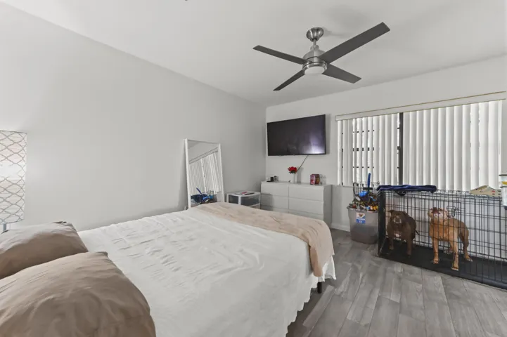 13 Bedroom 03