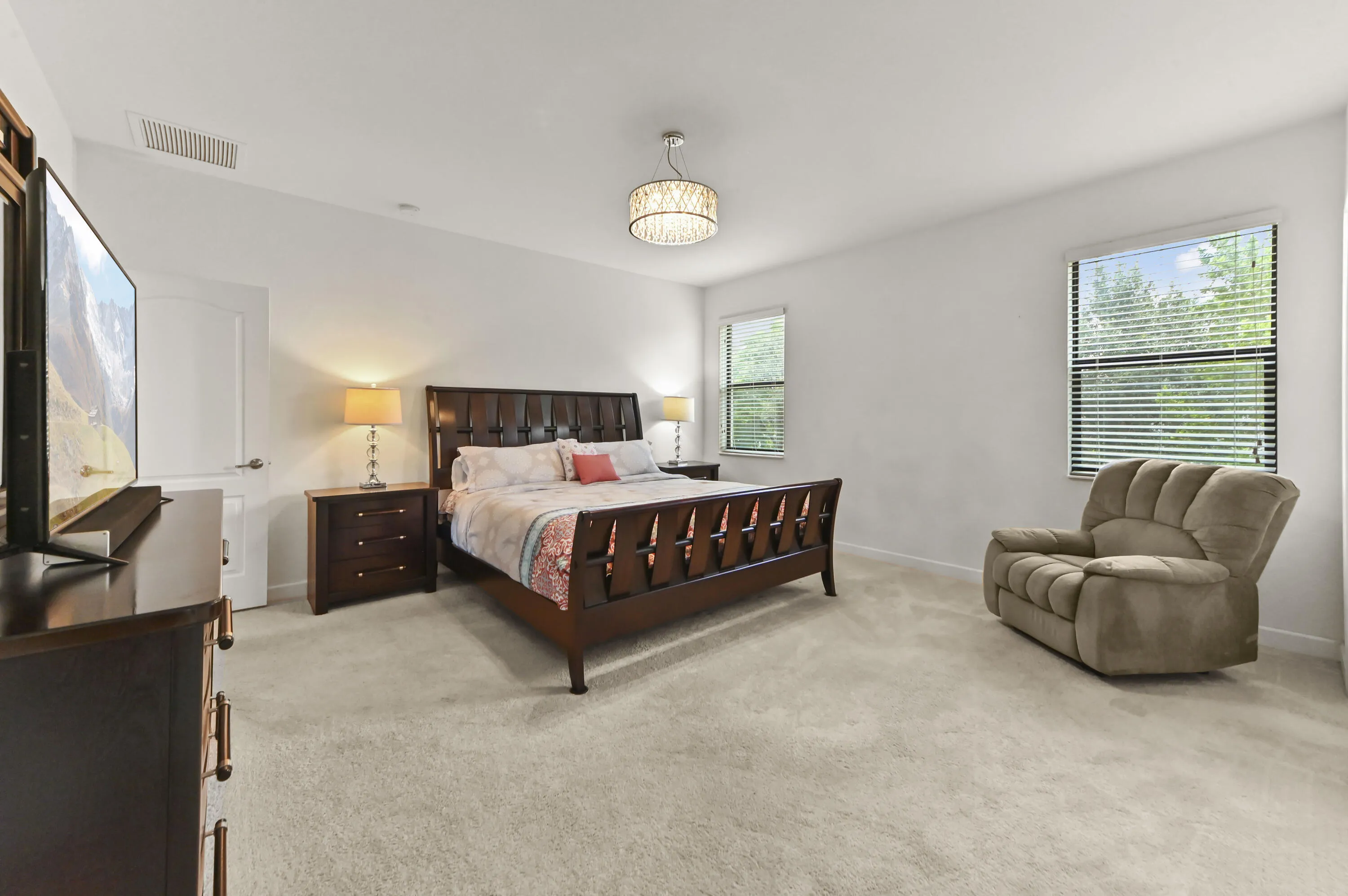 24 Bedroom 02
