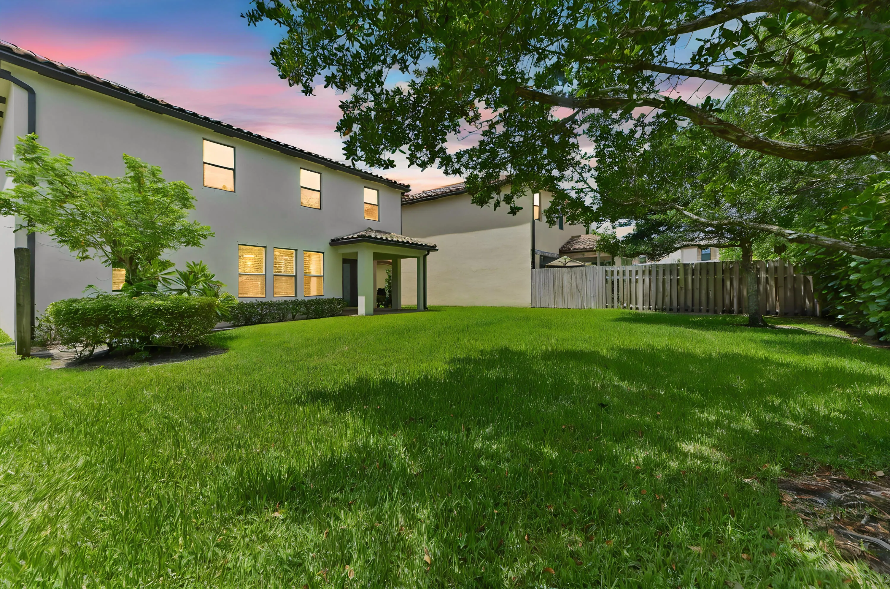 35-Backyard-02_TW