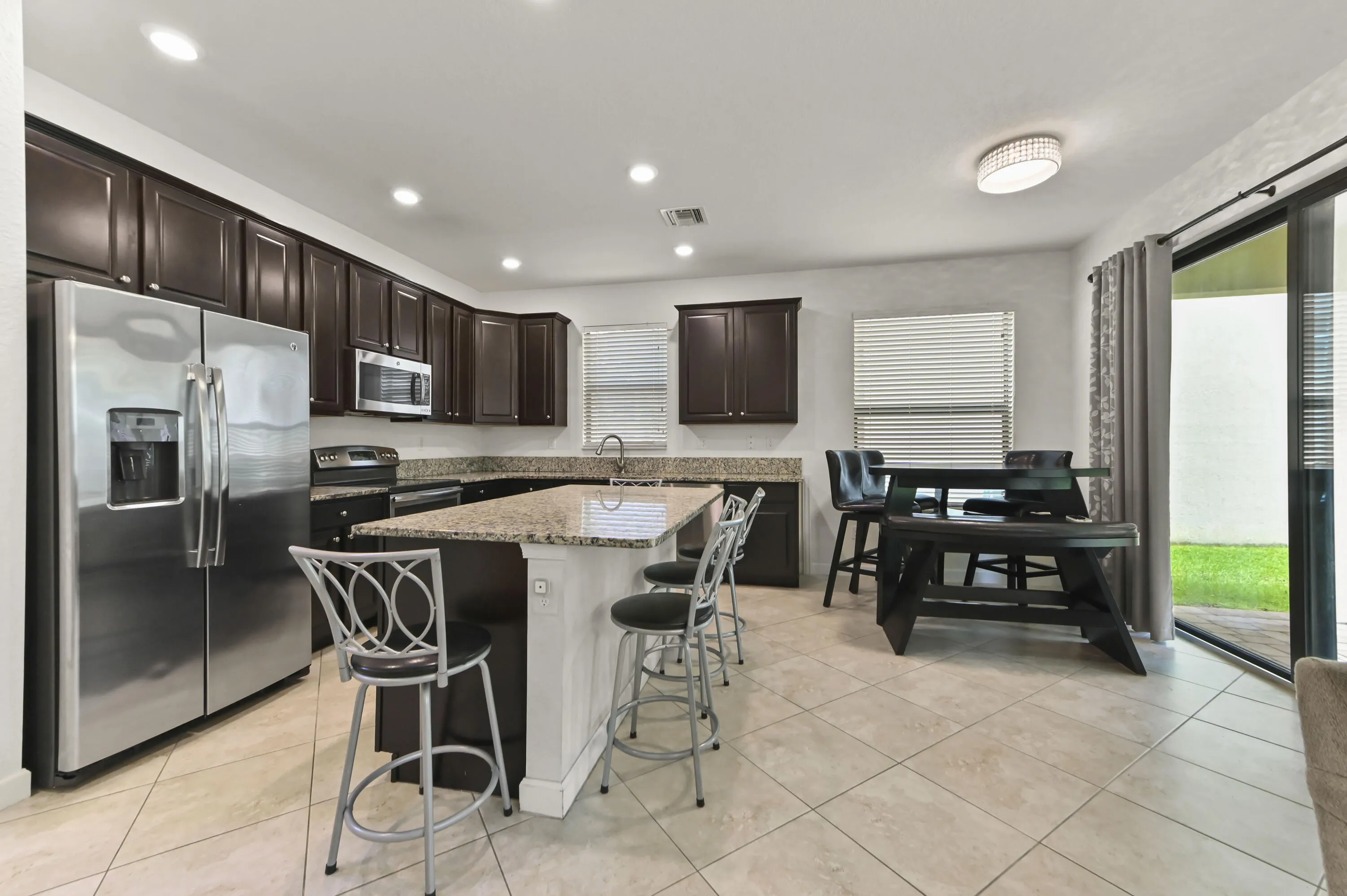 09 Kitchen 01