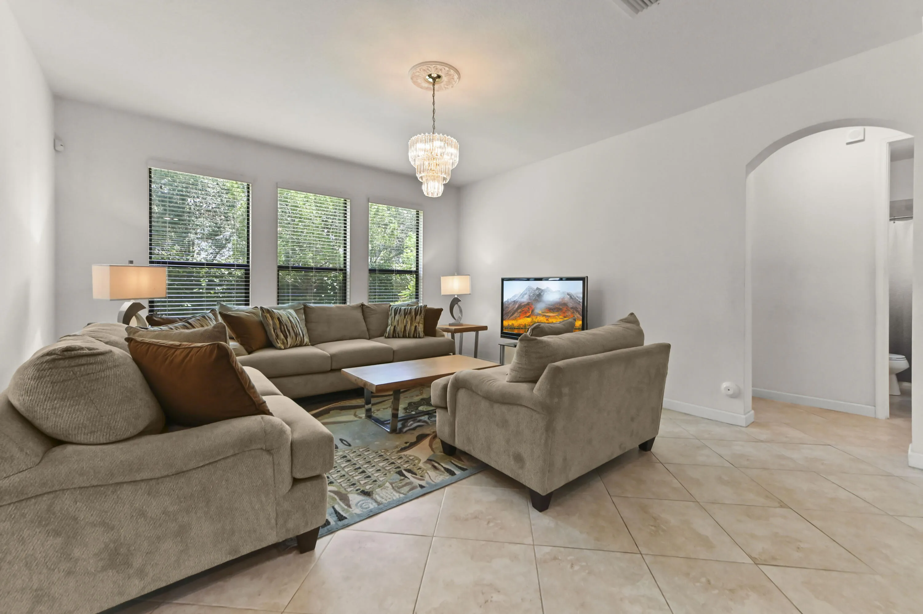 05 Living Room 02