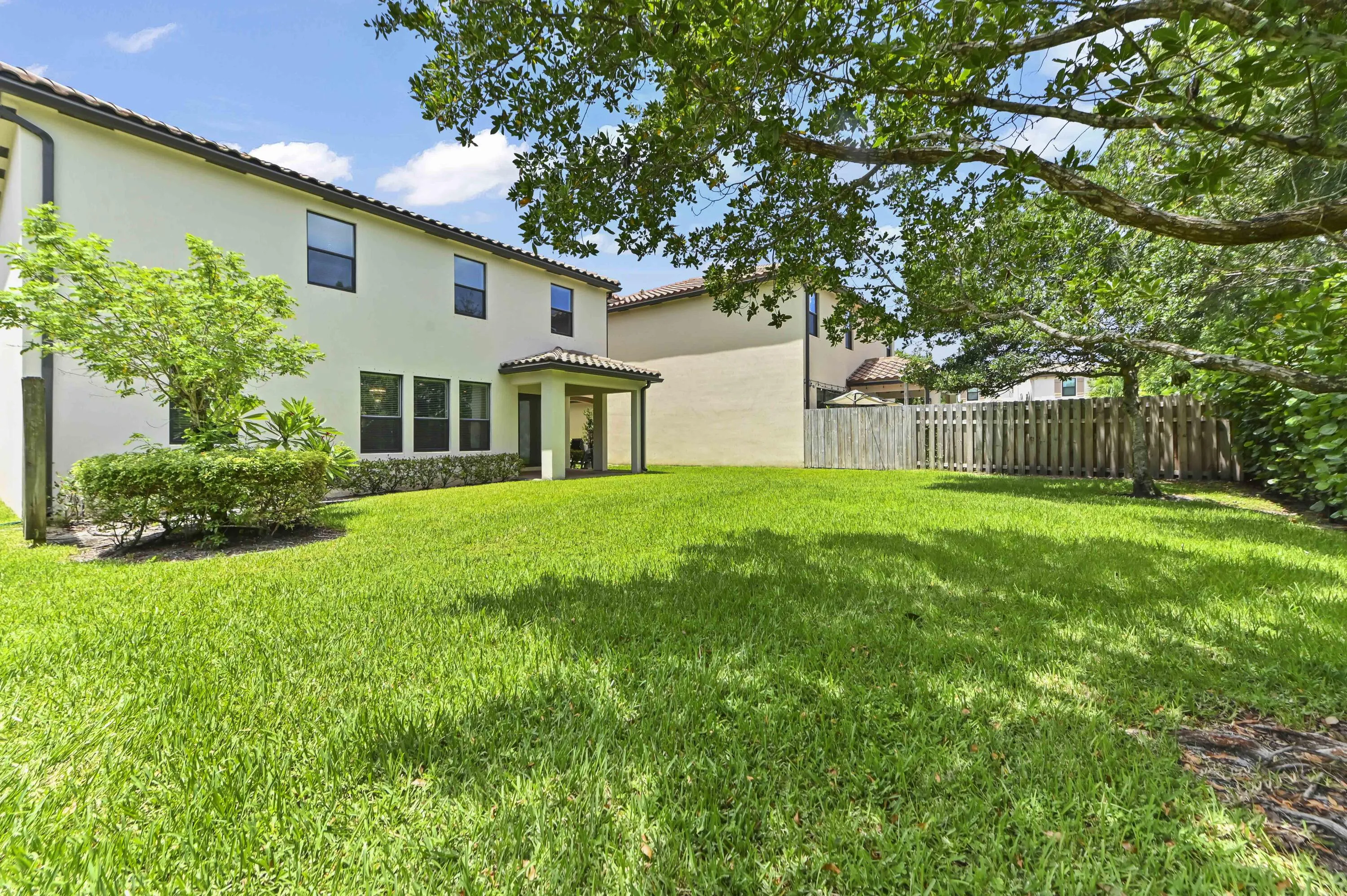 35 Backyard 02