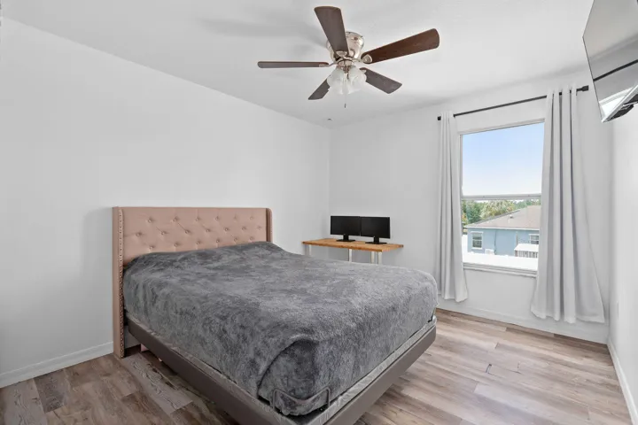 25-web-or-mls-4156 Key Colony Pl-25