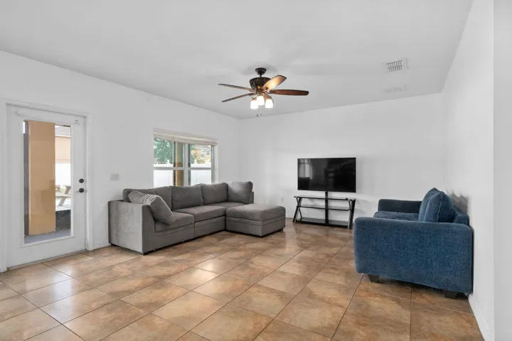 5-web-or-mls-4156 Key Colony Pl-4