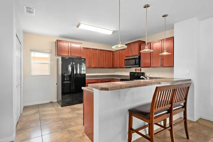 7-web-or-mls-4156 Key Colony Pl-10