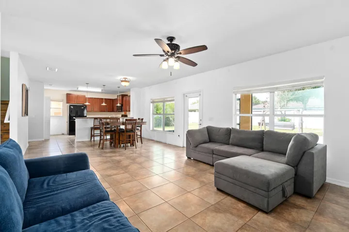 12-web-or-mls-4156 Key Colony Pl-7