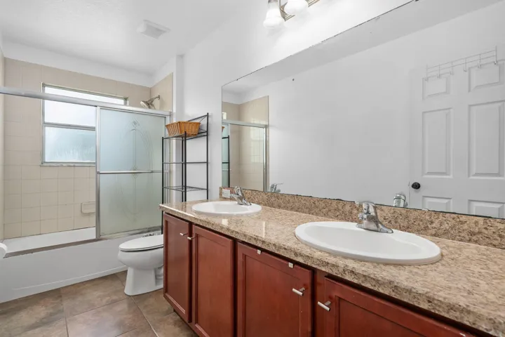24-web-or-mls-4156 Key Colony Pl-24