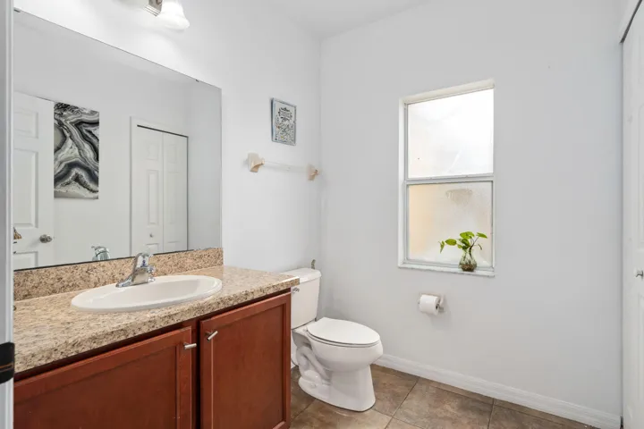 16-web-or-mls-4156 Key Colony Pl-14
