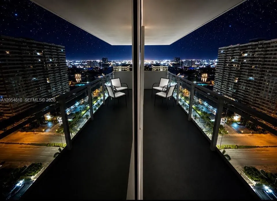 DELUXE PLUS+SIZED OPEN-AIR SPARKLING NIGHTTIME GLASS TERRACE VIEWS