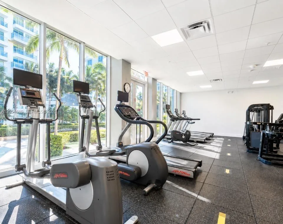 BRIGHT AND SPACIOUS FITNESS ROOM