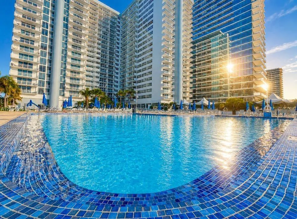 OCEANFRONT POOL