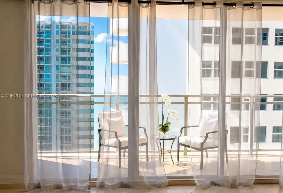 DAYTIME TERRACE VIEW