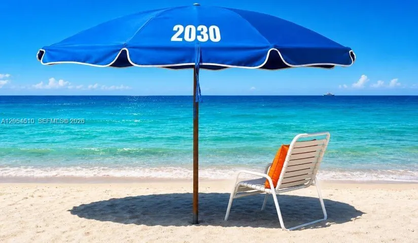 STEPS TO THE BEACH LOCATION WITH FULL BEACH SERVICE