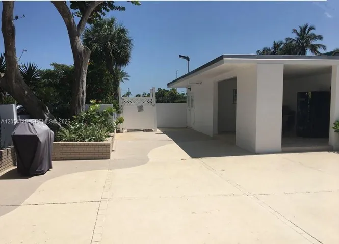 1865 79 ST CAUSEWAY NORTH BAY VILLAGE FL 33141