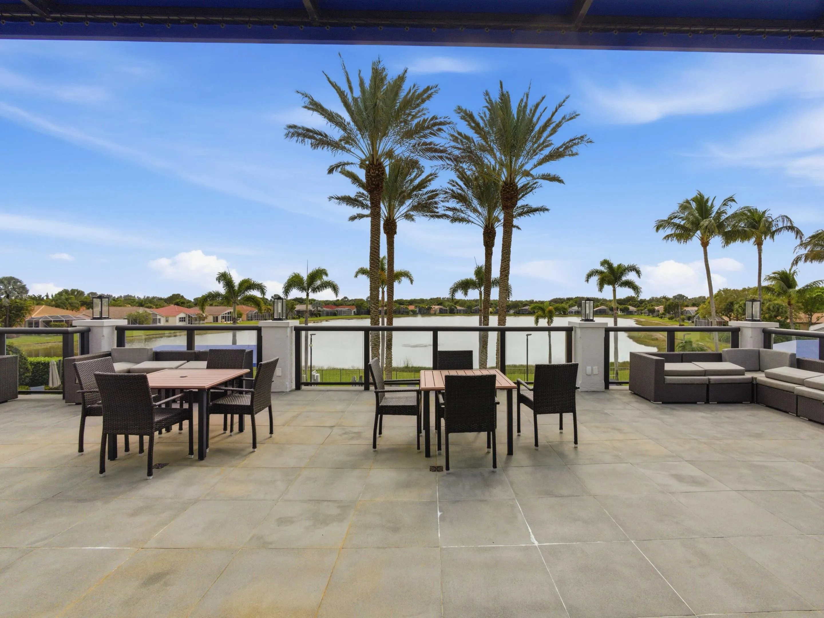 Clubhouse Bar Terrace