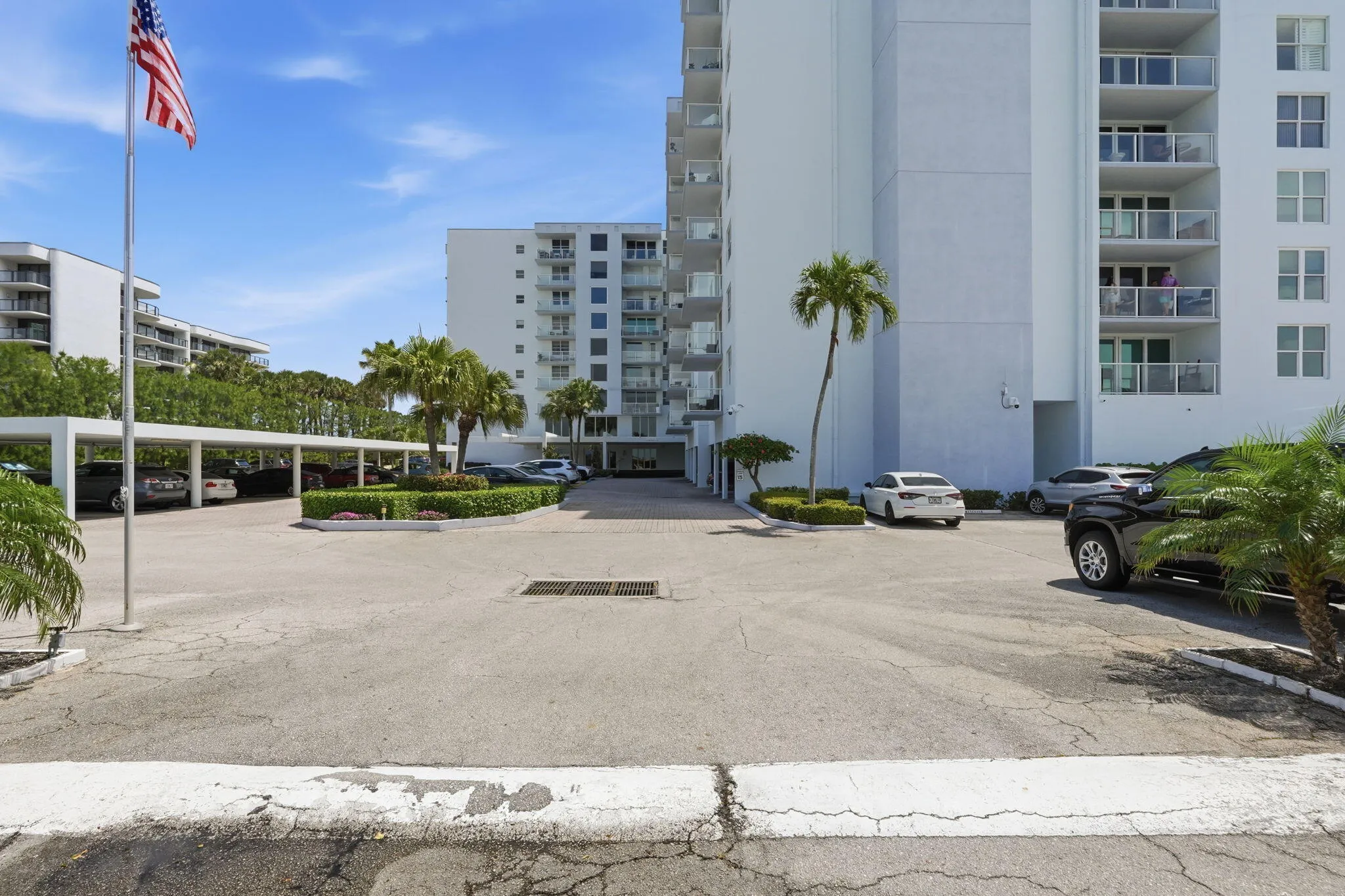 24-web-or-mls-the_patrician_amenities_24