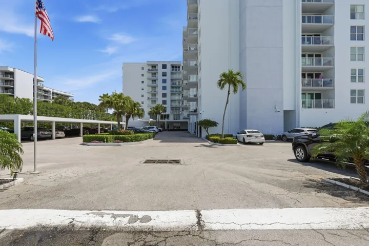 24-web-or-mls-the_patrician_amenities_24