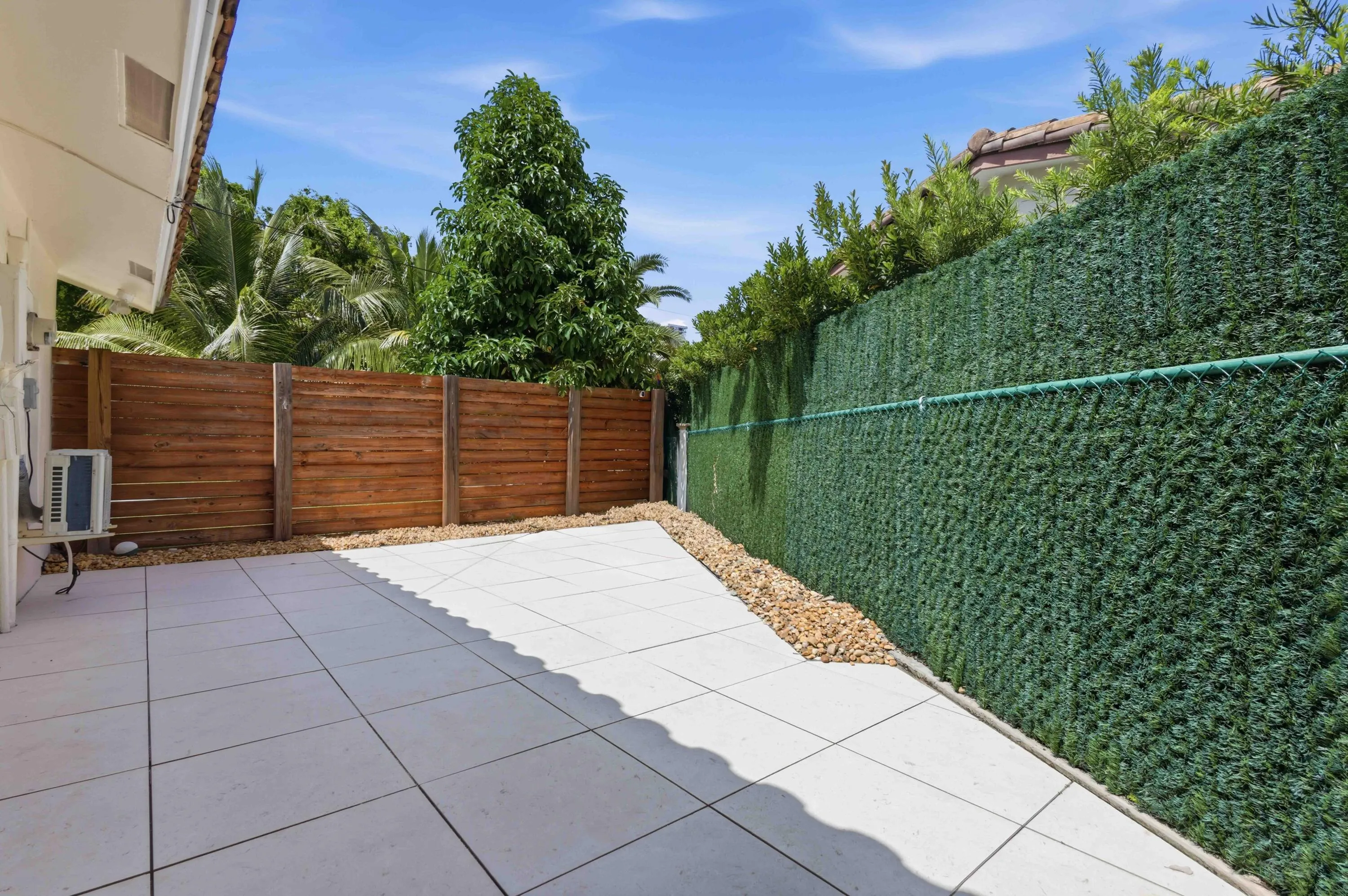 Large Side Yard